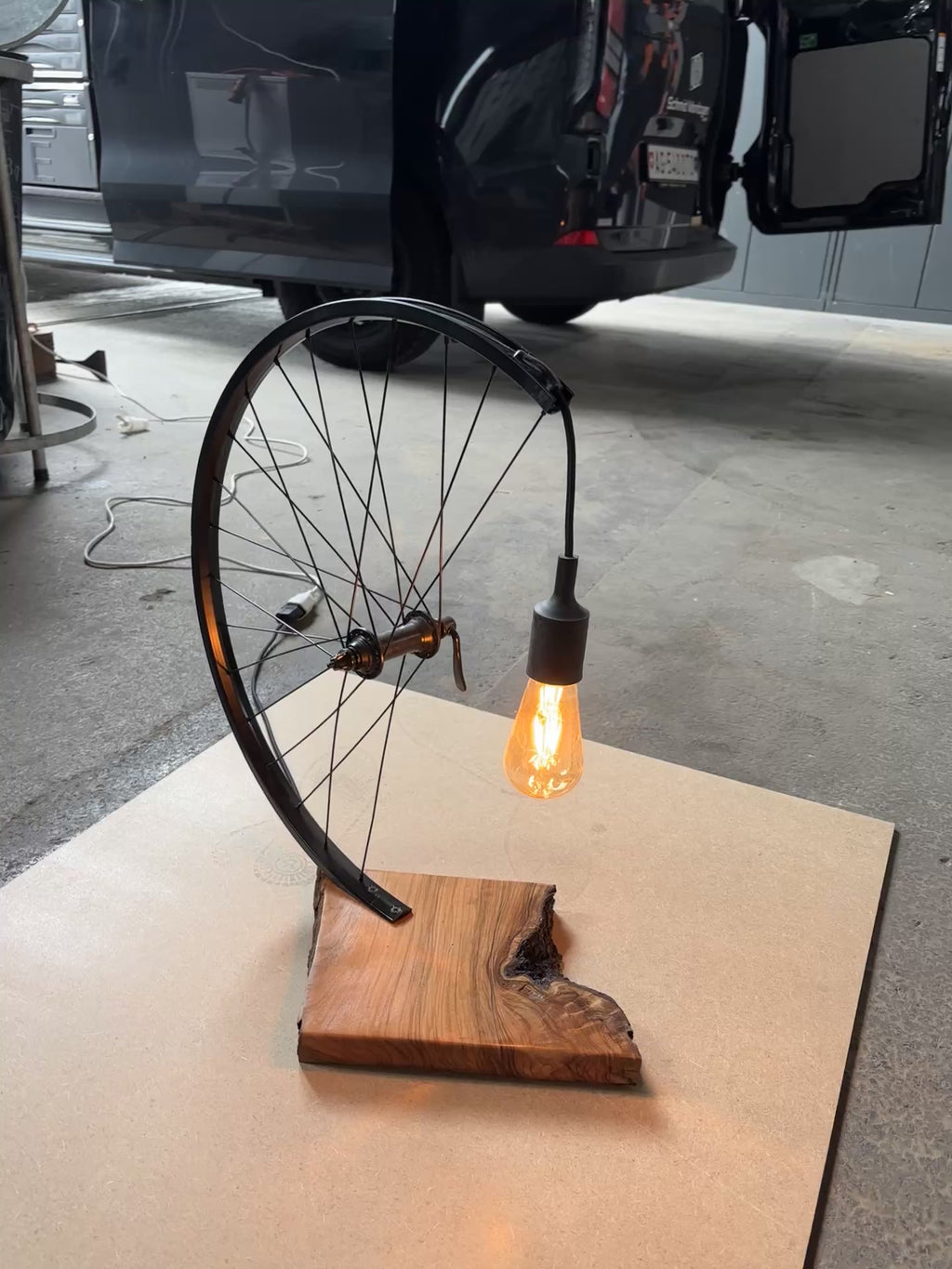 mrwood - rustic wheel lamp